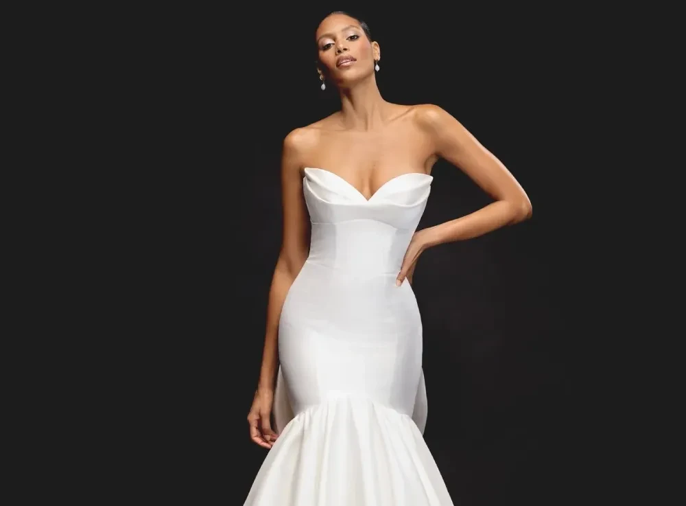 Photo of Model wearing a Justin Alexander Signature gown - bottom right